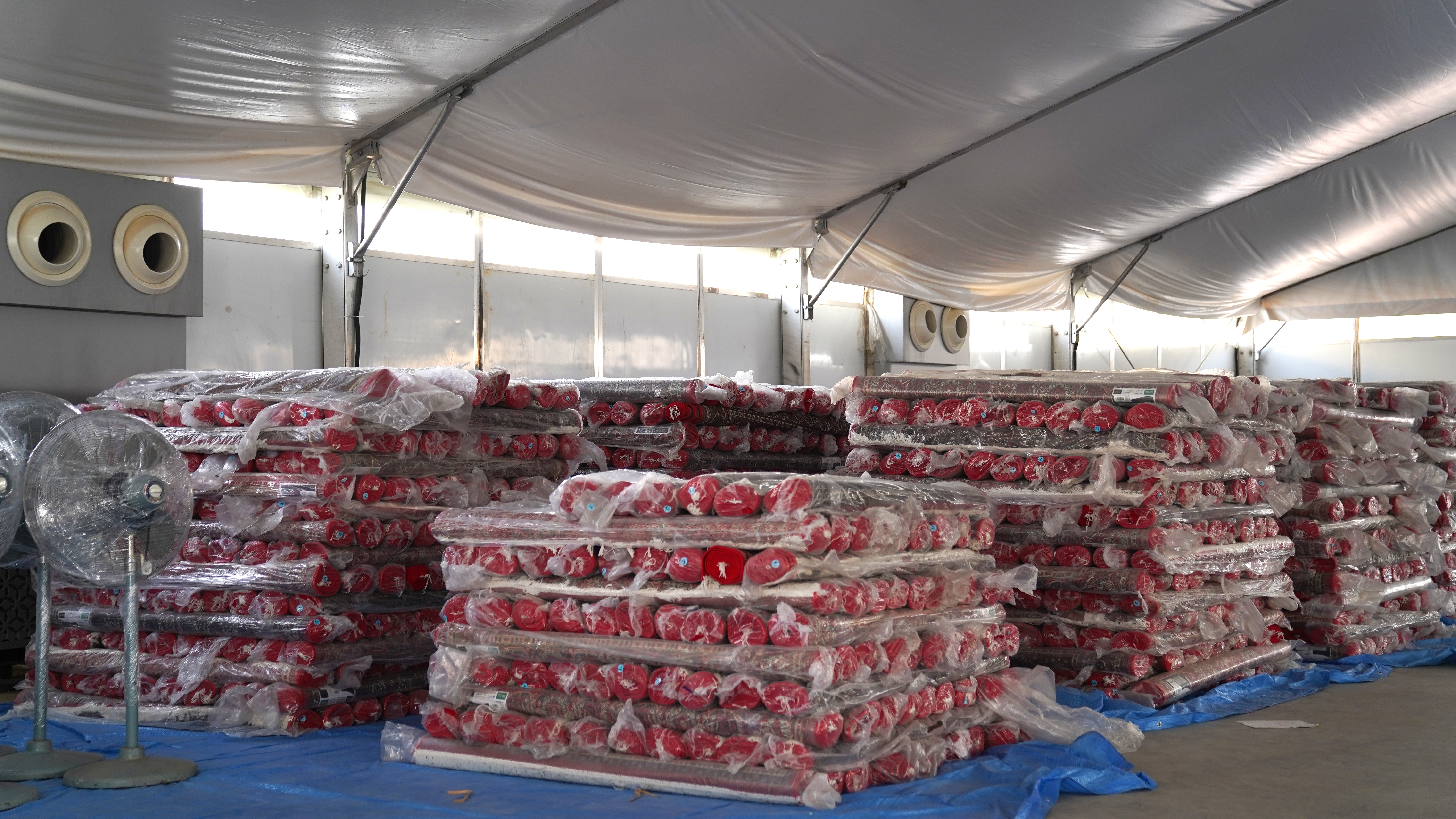 خدمات المقاولات والتجهيزات